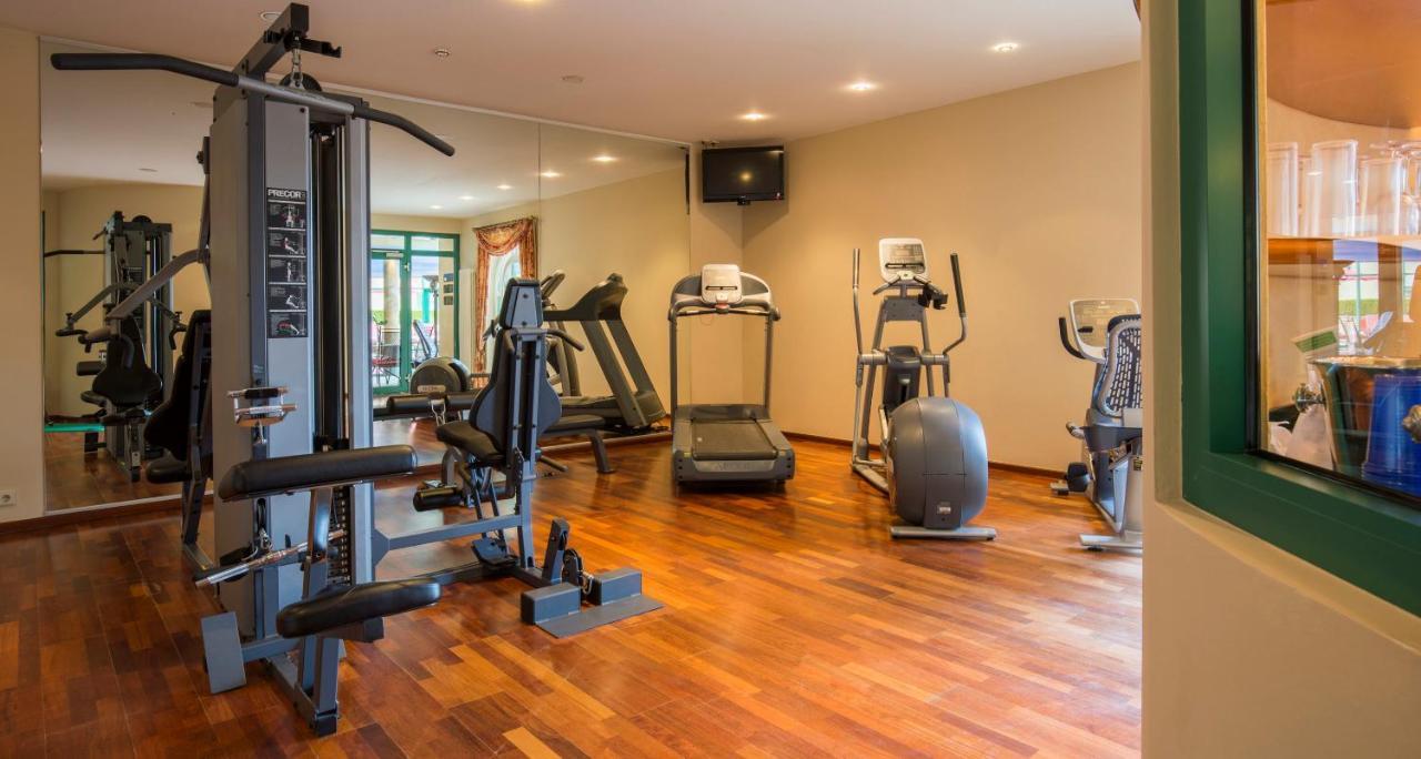 Victor'S Residenz-Hotel Schloss Berg Nennig Exteriör bild A gym
